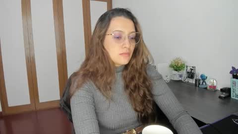 Samantha -  online show from September 23, 2025, 6:11 pm