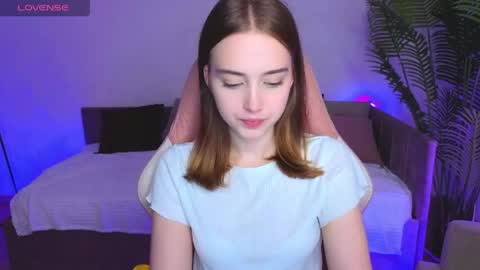 Snapshot of sensual_amy_ chatting on June 2, 2026, 8:38 am Emily online show from June 2, 2026, 8:38 am