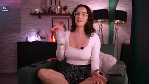 Snapshot of sensual_jassmine chatting on June 15, 2026, 2:52 pm Jasmine online show from June 15, 2026, 2:52 pm
