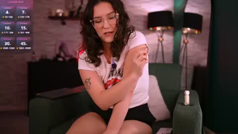 Snapshot of sensual_jassmine chatting on June 16, 2026, 5:04 pm Jasmine online show from June 16, 2026, 5:04 pm