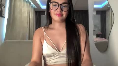 Snapshot of sensual_little_angel chatting on August 1, 2026, 1:54 pm Nataly online show from August 1, 2026, 1:54 pm