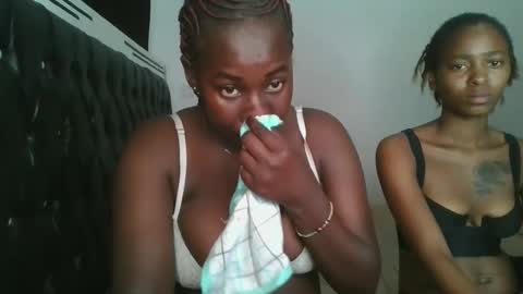 Snapshot of sensual_ria chatting on April 18, 2026, 9:37 pm sensual_ria online show from April 18, 2026, 9:37 pm