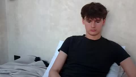 Snapshot of sensualalien chatting on October 14, 2025, 9:37 pm Cam online show from October 14, 2025, 9:37 pm