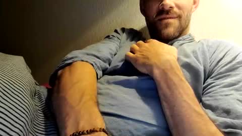 Snapshot of sensuasculine chatting on November 10, 2025, 11:26 pm Matt online show from November 10, 2025, 11:26 pm