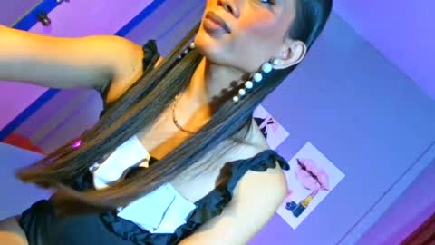 senyora_evangelista online show from July 14, 2026, 10:54 am