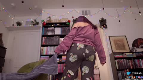 Snapshot of serareads chatting on December 9, 2024, 5:51 am SeraReads online show from December 9, 2024, 5:51 am