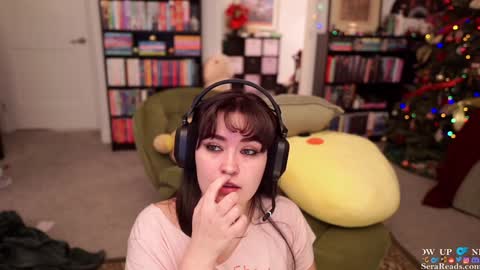 Snapshot of serareads chatting on January 4, 2025, 5:05 am SeraReads online show from January 4, 2025, 5:05 am