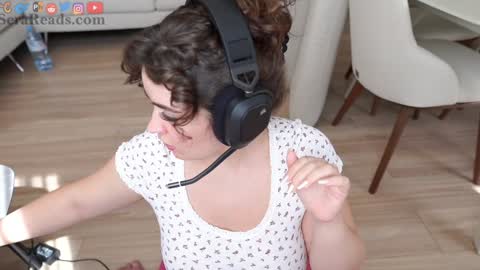 Snapshot of serareads chatting on September 9, 2025, 12:15 pm SeraReads online show from September 9, 2025, 12:15 pm