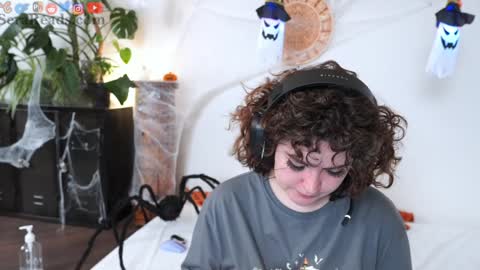 Snapshot of serareads chatting on October 24, 2025, 3:08 pm SeraReads online show from October 24, 2025, 3:08 pm