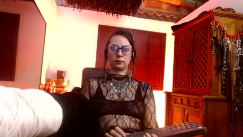 Snapshot of serena_xyz chatting on April 29, 2026, 5:30 pm Serena Xyz online show from April 29, 2026, 5:30 pm