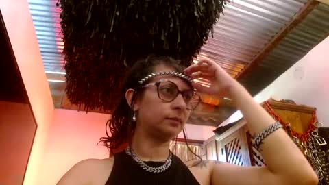 Snapshot of serena_xyz chatting on June 1, 2026, 7:26 pm Serena Xyz online show from June 1, 2026, 7:26 pm
