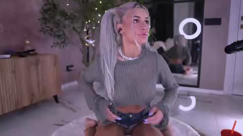 Serene Sophiex online show from July 28, 2026, 9:14 pm