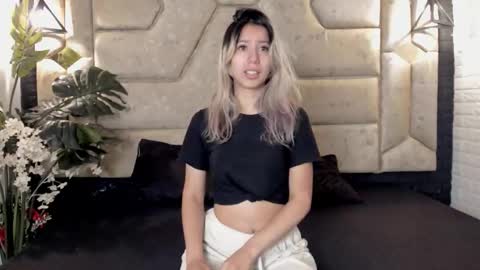 Serene online show from February 27, 2026, 1:00 pm