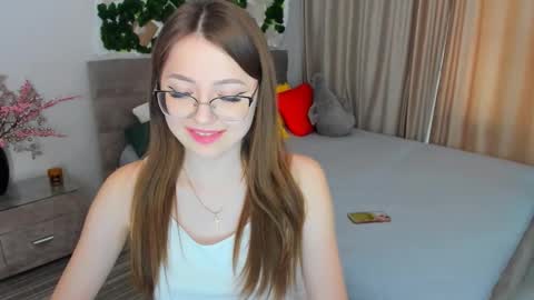 Ophelia online show from February 9, 2025, 7:16 am