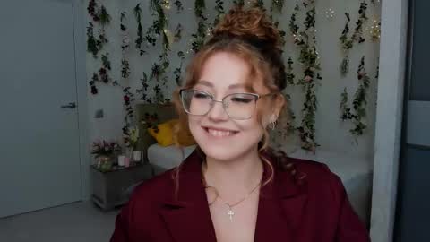 Ophelia online show from September 12, 2025, 6:08 pm