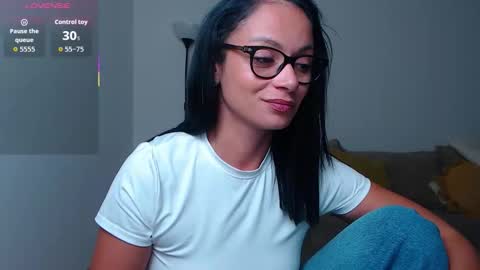 SereneSophi online show from September 28, 2025, 8:47 pm