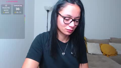 SereneSophi online show from October 24, 2025, 5:26 am