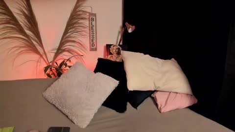 Snapshot of serenity_day chatting on October 9, 2025, 3:37 am Serenity online show from October 9, 2025, 3:37 am