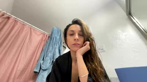 Snapshot of serenityroseee chatting on February 21, 2026, 9:49 pm serenityroseee online show from February 21, 2026, 9:49 pm