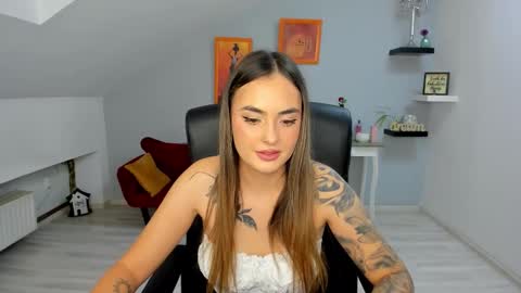 serenlys online show from November 8, 2025, 5:12 pm