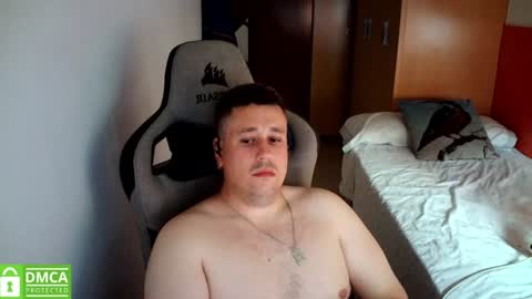 Snapshot of sergio95n chatting on June 22, 2026, 5:43 pm Pollos online show from June 22, 2026, 5:43 pm