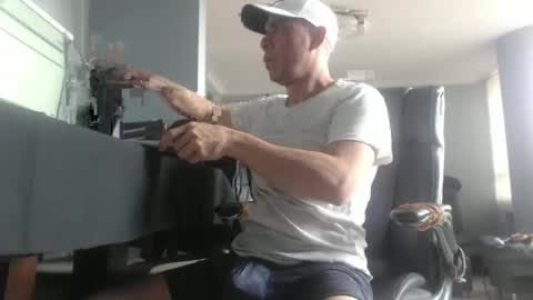 Snapshot of serioyhetero19 chatting on January 11, 2025, 6:54 pm hetero serio discreto online show from January 11, 2025, 6:54 pm