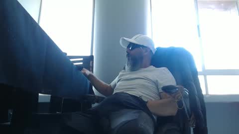 Snapshot of serioyhetero19 chatting on September 15, 2025, 9:04 pm hetero serio discreto online show from September 15, 2025, 9:04 pm