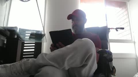 hetero serio discreto online show from January 10, 2026, 8:32 pm