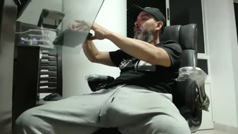 hetero serio discreto online show from April 25, 2026, 12:13 am