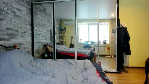 VIOLA online show from October 20, 2025, 5:19 am