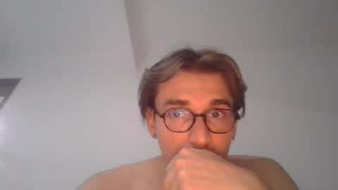 Snapshot of servandomier chatting on March 12, 2026, 4:18 am mier online show from March 12, 2026, 4:18 am