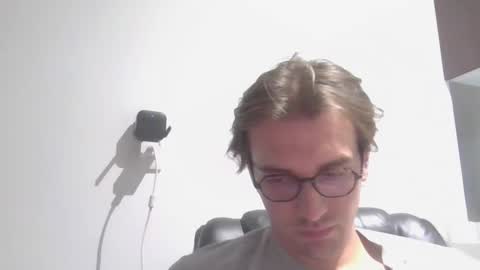 Snapshot of servandomier chatting on May 4, 2026, 1:12 am mier online show from May 4, 2026, 1:12 am