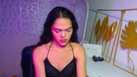 Bella online show from December 2, 2025, 3:18 pm