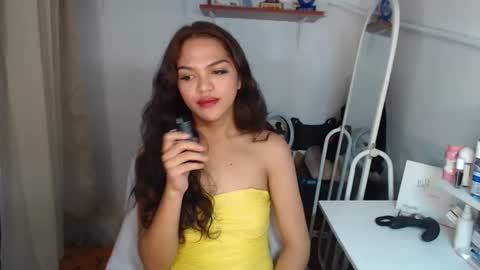 Snapshot of servicedoll18 chatting on July 24, 2026, 2:09 am Bella online show from July 24, 2026, 2:09 am