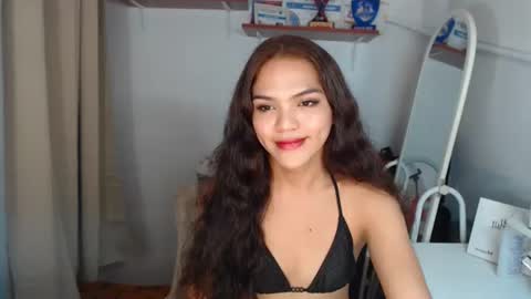 Snapshot of servicedoll18 chatting on July 25, 2026, 8:12 am Bella online show from July 25, 2026, 8:12 am