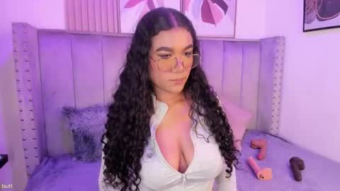 Danna  online show from April 18, 2026, 2:48 am