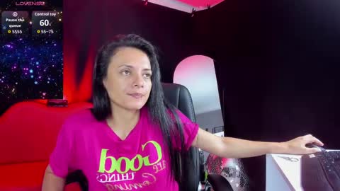 Snapshot of sesymilf chatting on September 26, 2025, 2:59 am LUCERO online show from September 26, 2025, 2:59 am