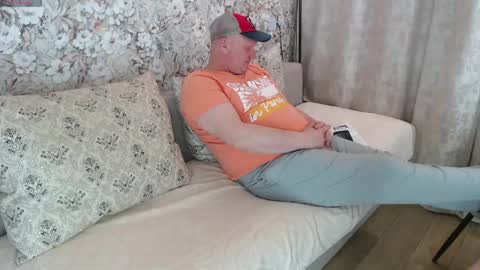 Roxy Kate Mary Alex Arnold online show from April 12, 2026, 3:50 pm