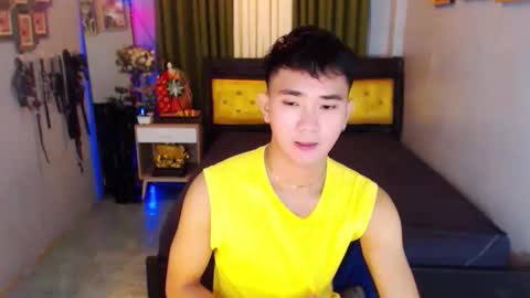 sexandroid1016 online show from December 2, 2025, 1:05 pm