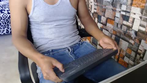 Snapshot of sexatlexx chatting on October 26, 2025, 2:34 pm arnold online show from October 26, 2025, 2:34 pm