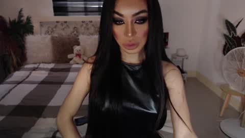 Snapshot of sexenchantresstgirl chatting on December 3, 2024, 12:46 am Mistress Maria online show from December 3, 2024, 12:46 am