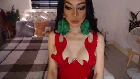 Snapshot of sexenchantresstgirl chatting on December 7, 2024, 11:45 pm Mistress Maria online show from December 7, 2024, 11:45 pm