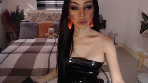 Snapshot of sexenchantresstgirl chatting on December 9, 2024, 12:45 am Mistress Maria online show from December 9, 2024, 12:45 am