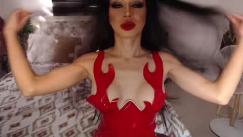 Snapshot of sexenchantresstgirl chatting on January 11, 2025, 12:33 am Mistress Maria online show from January 11, 2025, 12:33 am