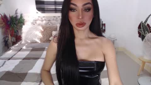 Snapshot of sexenchantresstgirl chatting on February 3, 2025, 12:47 am Mistress Maria online show from February 3, 2025, 12:47 am