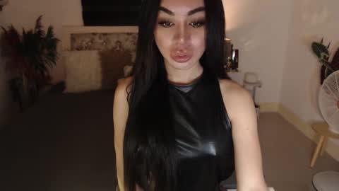 Snapshot of sexenchantresstgirl chatting on February 28, 2025, 11:12 pm Mistress Maria online show from February 28, 2025, 11:12 pm