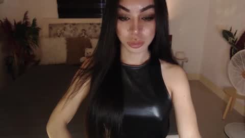 Snapshot of sexenchantresstgirl chatting on March 4, 2025, 12:50 am Mistress Maria online show from March 4, 2025, 12:50 am