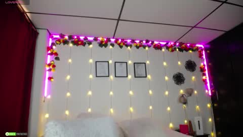 Lili online show from April 15, 2026, 6:15 pm