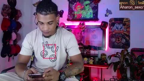Snapshot of sexo_aharon chatting on February 8, 2026, 3:32 am Aharon ravelo online show from February 8, 2026, 3:32 am
