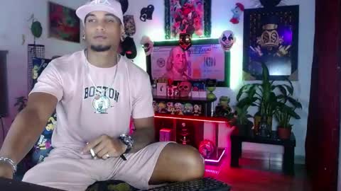 Aharon  ravelo online show from June 7, 2026, 4:16 am